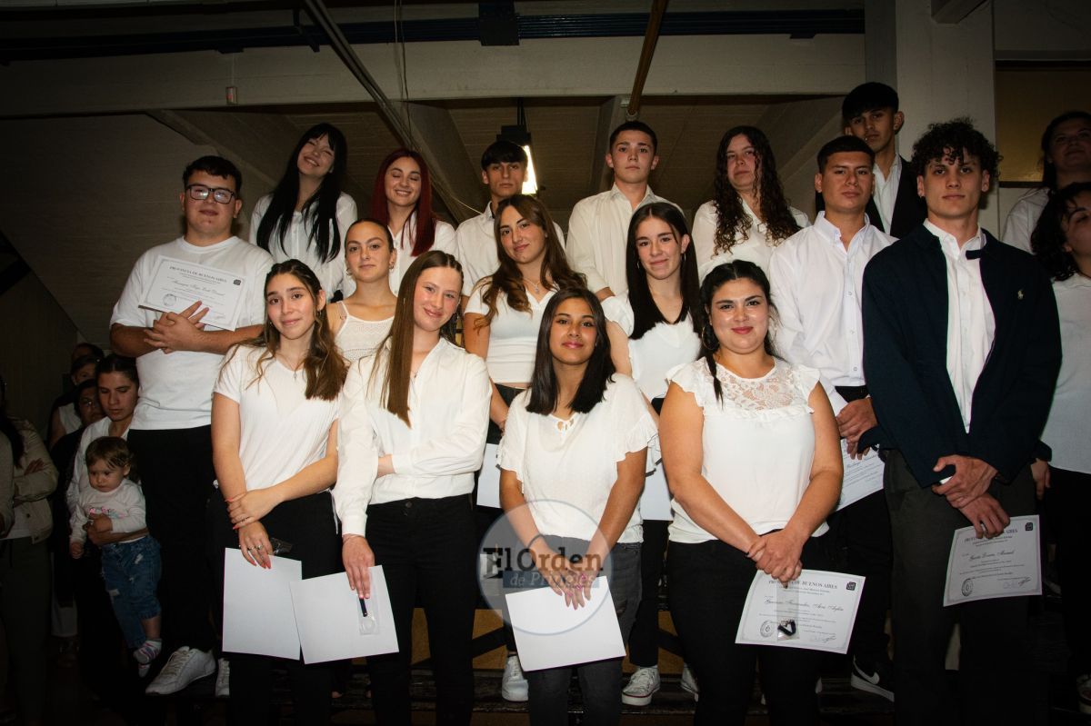 En cálido acto la Secundaria N°1 despidió a sus 84 egresados 2023