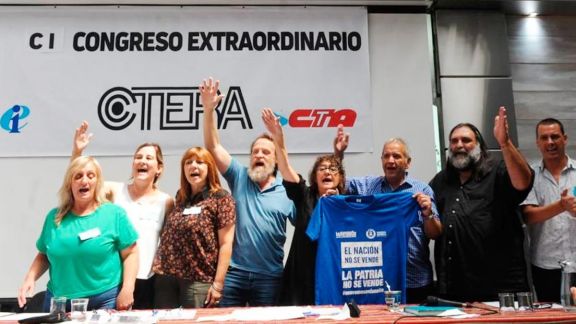 Ctera anunció un paro nacional con movilización para el lunes tras convocatoria del Gobierno