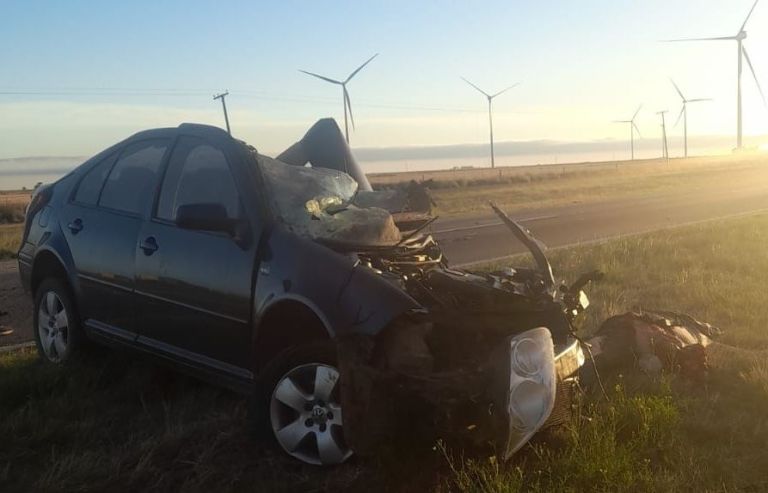 Chocaron un colectivo y un auto en la Ruta 3: hay un fallecido | El ...