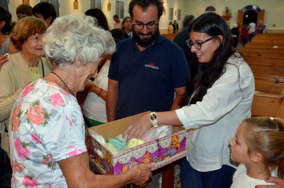Bendición Especial a 13 embarazadas en el Día del Niño por Nacer