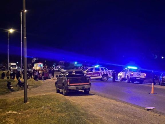 Necochea: dos jóvenes chocaron y murieron mientras corrían una picada en moto