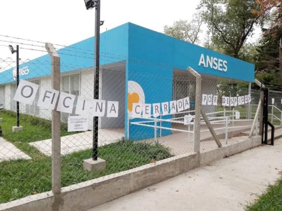 Motosierra en Anses: casi 20 oficinas cerradas en la provincia de Buenos Aires