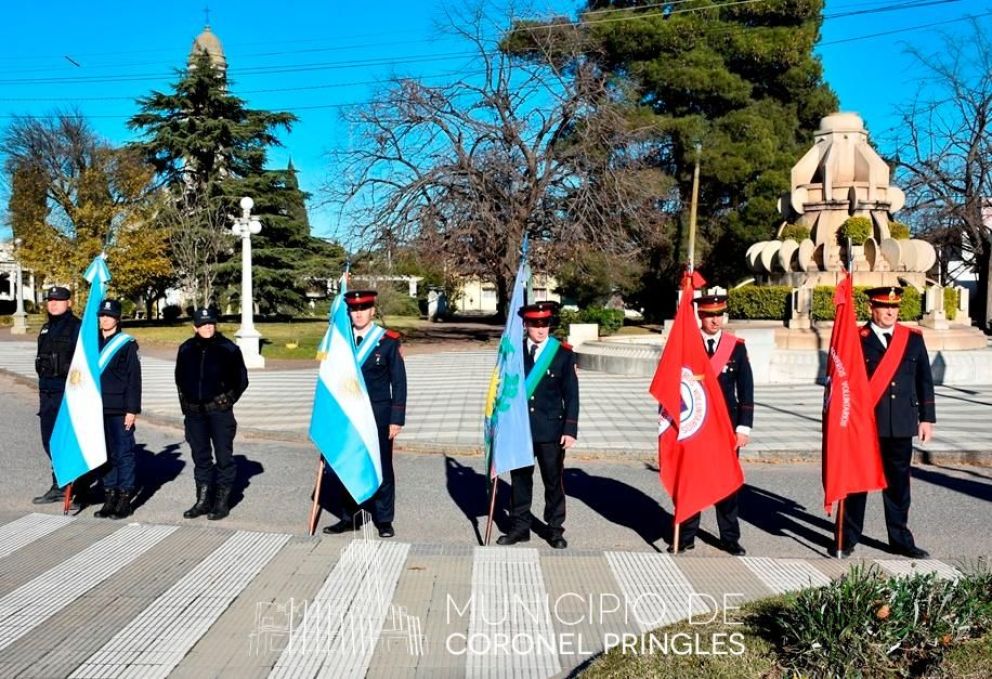 Con fervor y compromiso Coronel Pringles honró a la Patria