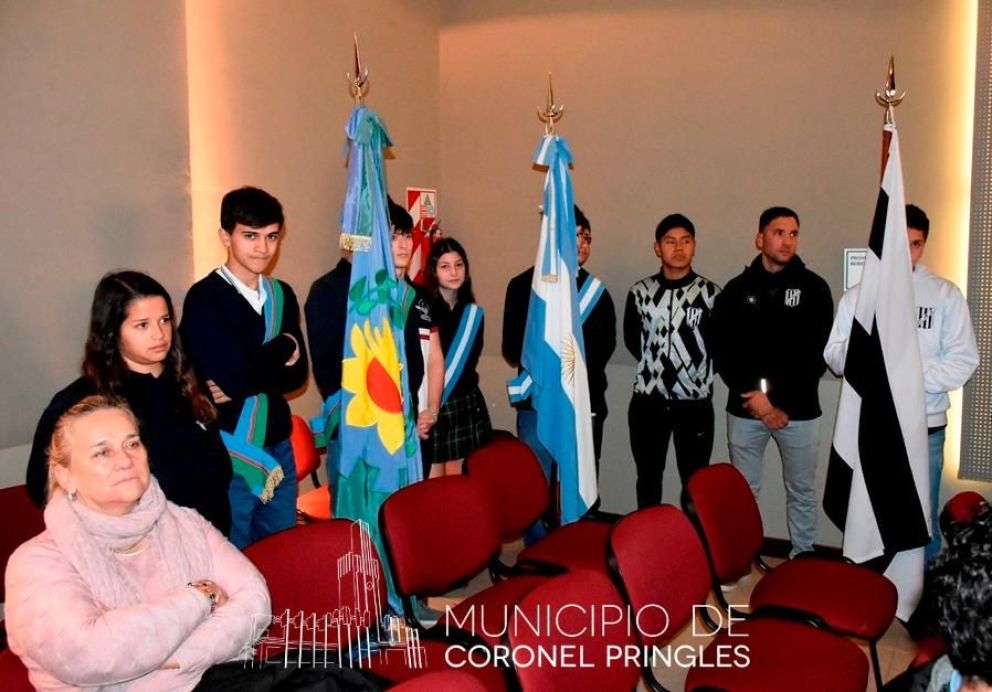 Con fervor y compromiso Coronel Pringles honró a la Patria