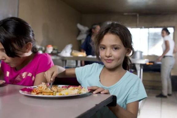 Más de un millón de chicos saltean alguna comida diaria por la crisis
