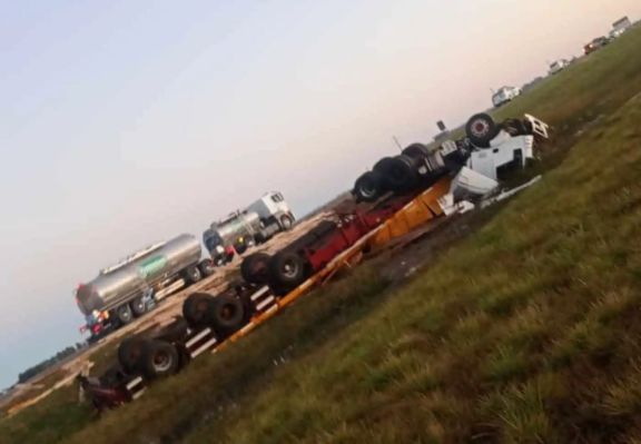 Fatal accidente en la Ruta 3: un automovilista muere tras colisión con camión en Las Flores