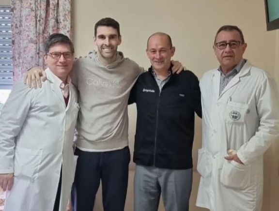 Mauro Boselli recibió el alta tras ser operado de urgencia: “Volví a casa”