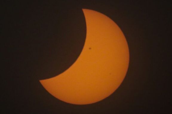 Llegó el día del eclipse: a qué hora será y cómo disfrutar del fenómeno sin dañarse los ojos