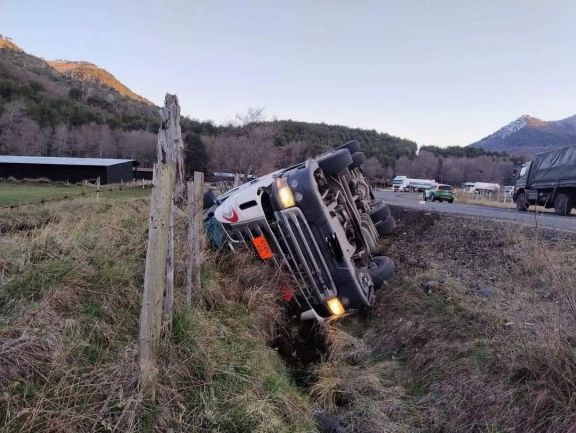 Camionero de Gonzales Chaves murió al intentar ayudar a un colega en una ruta chilena