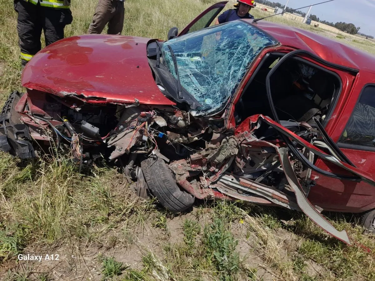 Fuerte accidente entre un auto y un camión en la Ruta 51 | El Orden de ...