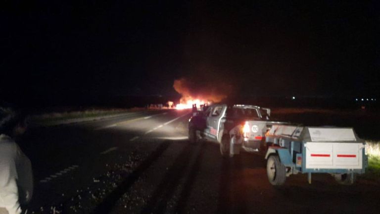 Tragedia en Ruta 33: un muerto en un choque entre dos camiones y una ...