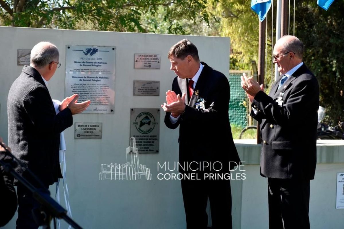 Emotivo acto por el Día del Veterano y los Caídos en la Guerra de Malvinas