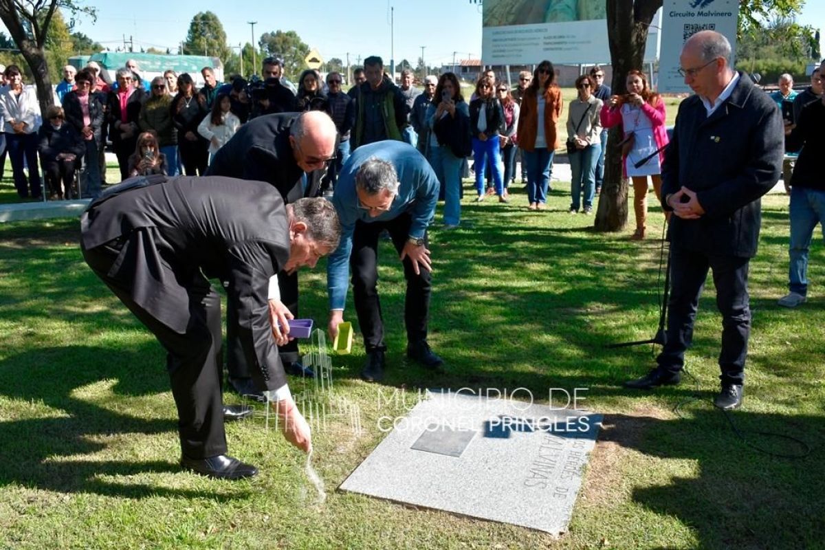 Emotivo acto por el Día del Veterano y los Caídos en la Guerra de Malvinas