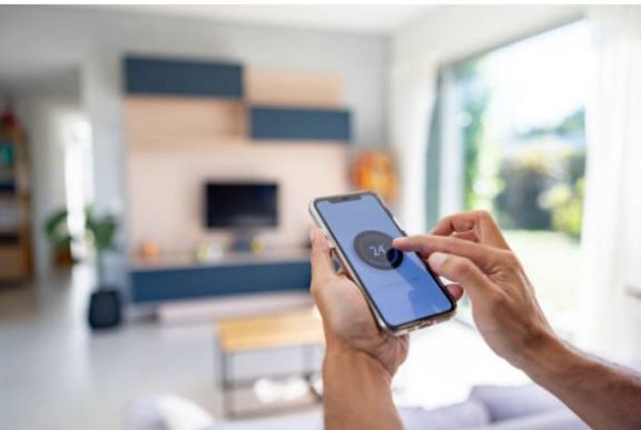 ¿Cómo empezar a convertir tu hogar en una casa inteligente sin complicaciones?