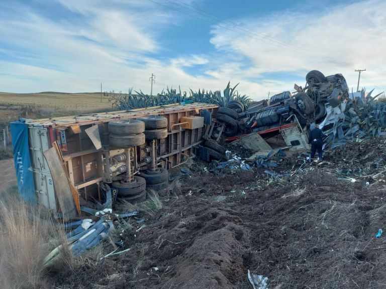 Camionero pringlense herido en un vuelco en Ruta 51 | El Orden de Pringles