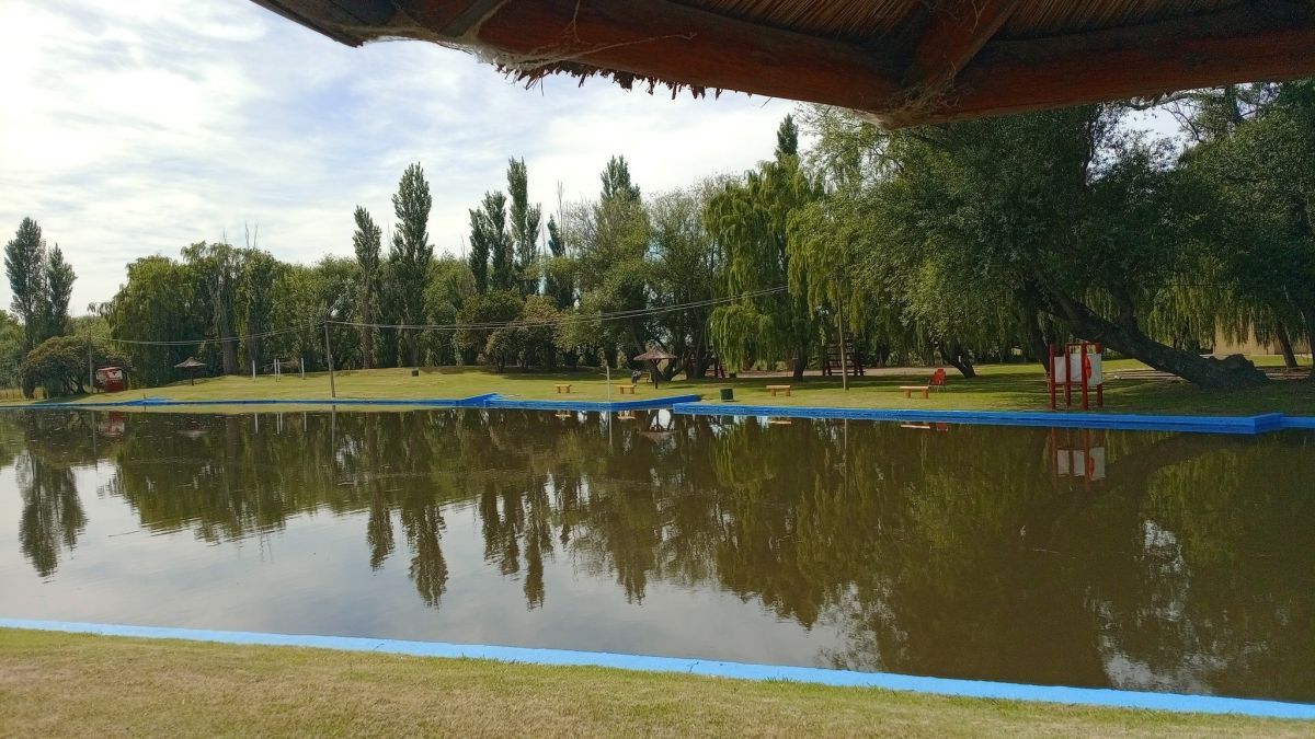 Emotivo inicio de temporada en el Balneario: Las piletas ya llevan el nombre del Profesor Raúl Baqueiro
