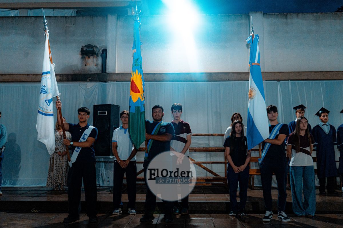 "Somos técnicos formando parte del futuro": La EEST Nº 1 despidió a sus nuevos profesionales