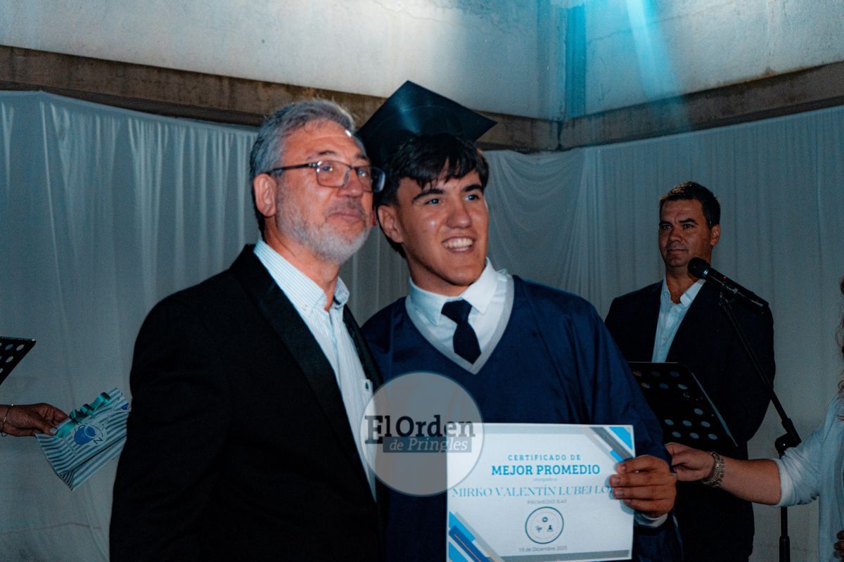 "Somos técnicos formando parte del futuro": La EEST Nº 1 despidió a sus nuevos profesionales