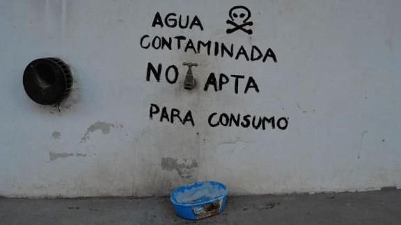 Grave denuncia en Azul: Aseguran que los niveles de arsénico en el agua de red triplican lo permitido