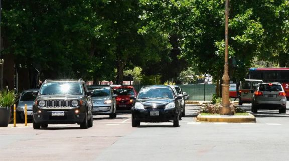 Provincia de Buenos Aires: La patente baja para el 75% de los vehículos y además se podrá pagar en hasta 10 cuotas