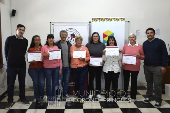 Se realizó la entrega de certificados de cursos UPAMI
