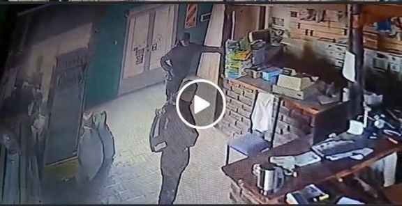 Fueron a pedir trabajo y se robaron una bicicleta 