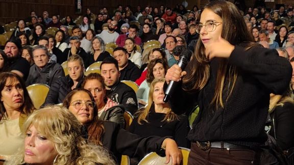 Critica Situación comercial: más de 400 personas se congregaron en Bahía 