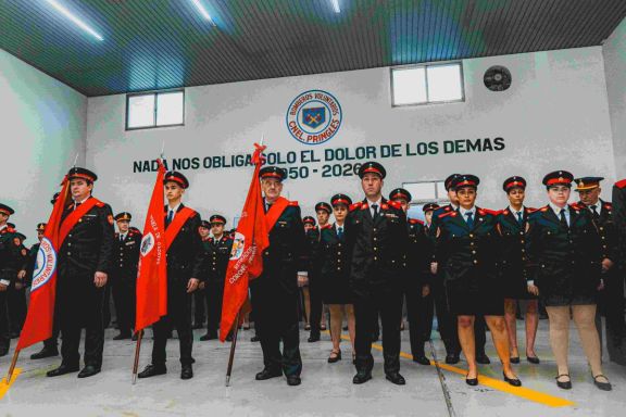 Pringles condecoró a sus héroes en el acto oficial por el Día del Bombero Voluntario