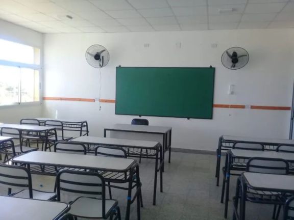 Sin clases: docentes bonaerenses paran el martes en reclamo de mejores salarios