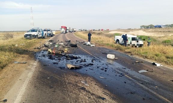 Dos muertos tras un choque frontal en la Ruta 33