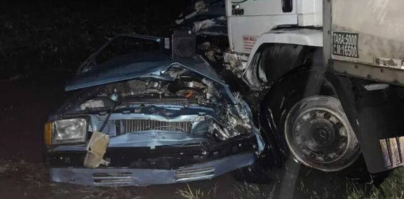Ruta 192: siete muertos, entre ellos tres menores, por el choque frontal entre un auto y un camión