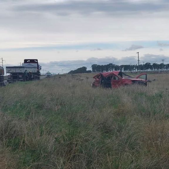 Tragedia en la Ruta 51: murió una mujer tras un choque entre auto y camión