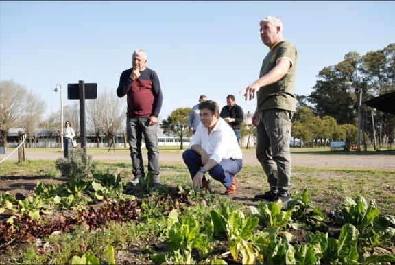 Fernando Espinoza recorrió el interior bonaerense y llamó a "construir una planificación estratégica"