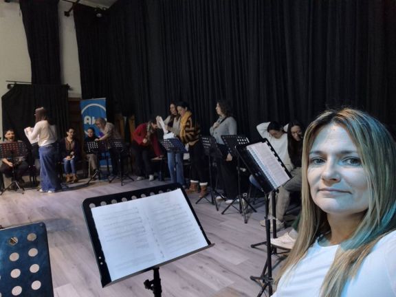 Música coral: Soledad Ugalde brilló en Colombia y gestionó un taller en Pringles