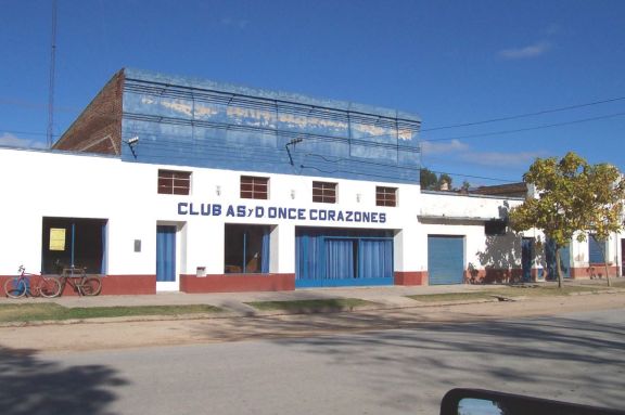 Indio Rico: robaron en el Club Once Corazones y se llevaron dinero, mercadería y un histórico trofeo