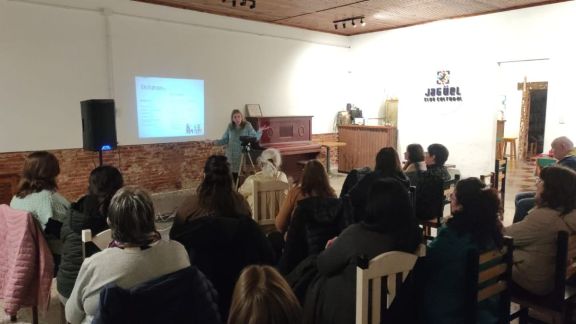 Se llevó adelante la charla "hablemos de duelo"