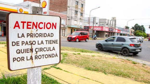 Tránsito bonaerense: nueva ley de prioridad en esquinas