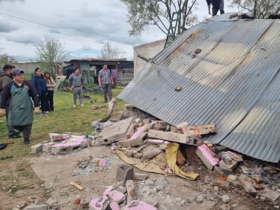 Incendio en calle Francia: Angélica fue derivada y su familia pide colaboración
