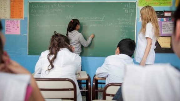 Provincia también acordó con los docentes un aumento salarial del 6%