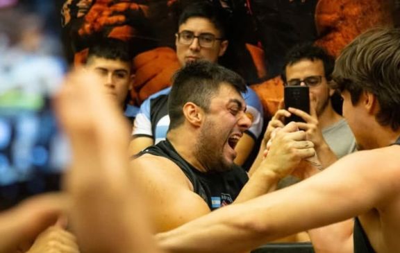 Lucha de brazos: Franco Bustos brilló en Tucumán y se consagró campeón nacional
